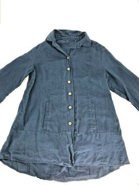 Denim Blue Long sleeve button up shirt with pockets no size or brand tag